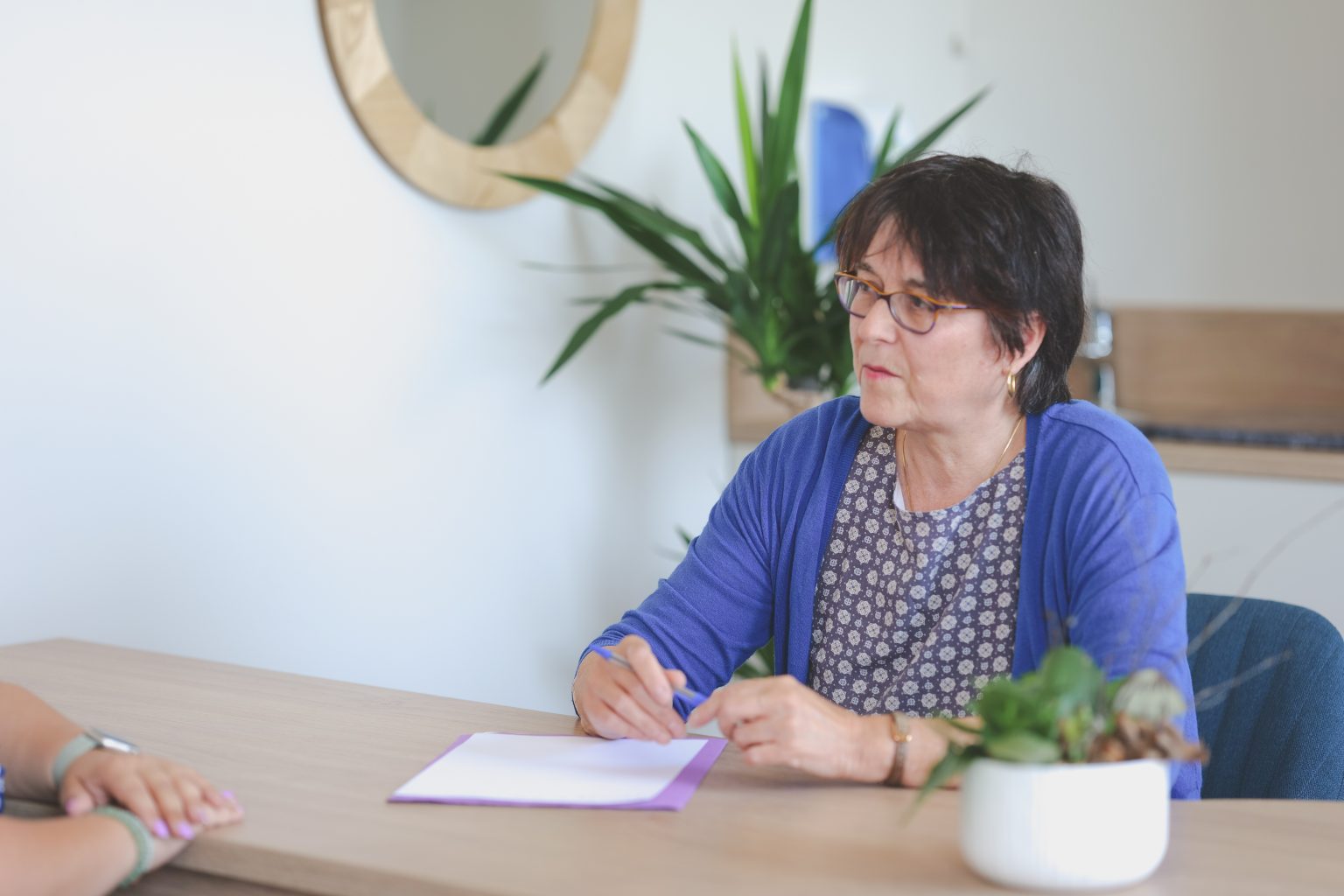 Sylvie Jean, psychologue du Centre Phénix, en séance avec un patient pour un suivi lié au surpoids.