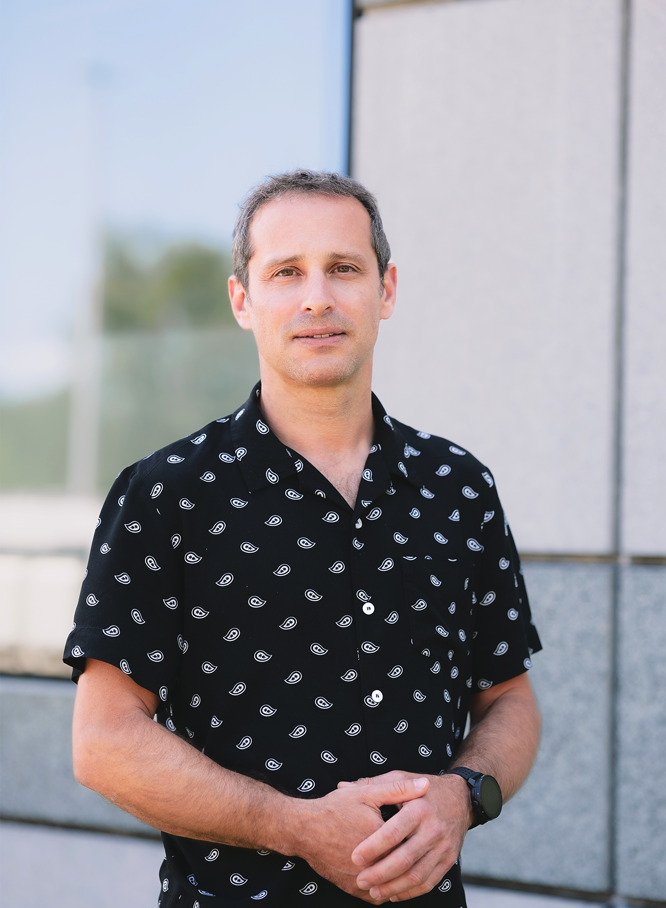 Portrait du Dr Fabien Stenard, chirurgien viscéral et spécialiste de l’obésité au Centre Phénix