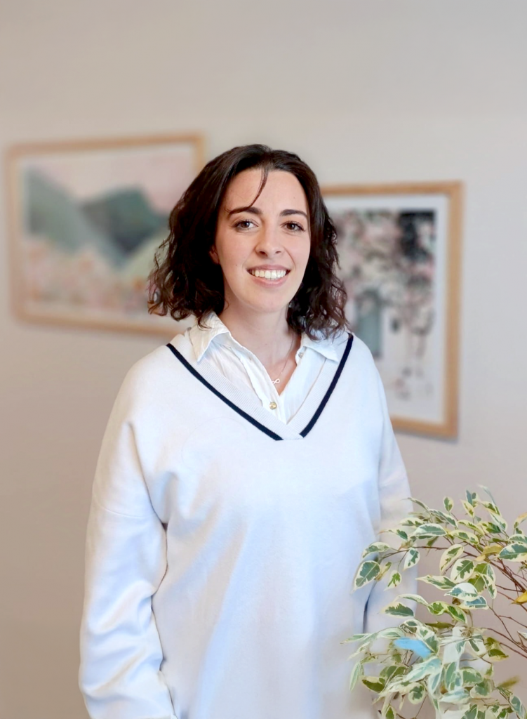 Élise, secrétaire du Centre Phénix